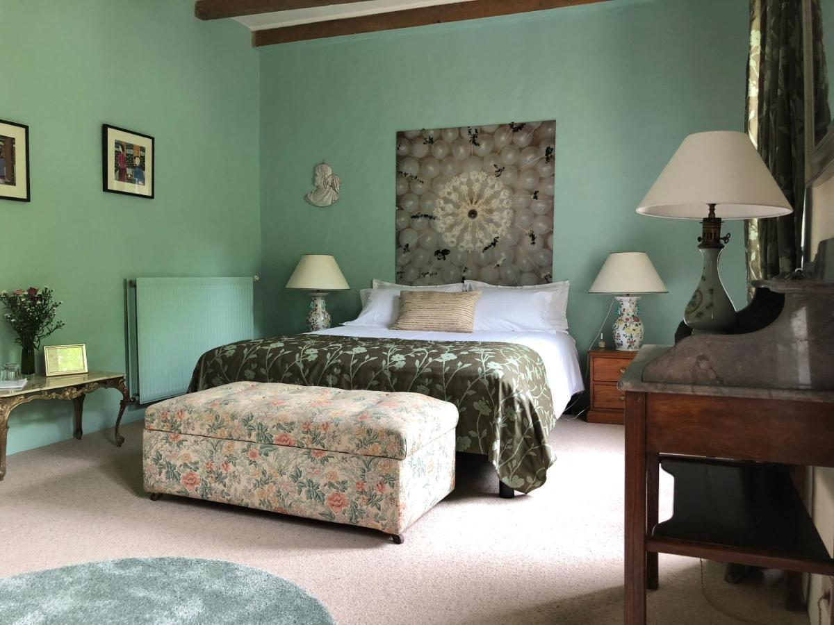 Bed and Breakfast Domaine Des Monges Saint-Seurin-de-Prats Exterior foto