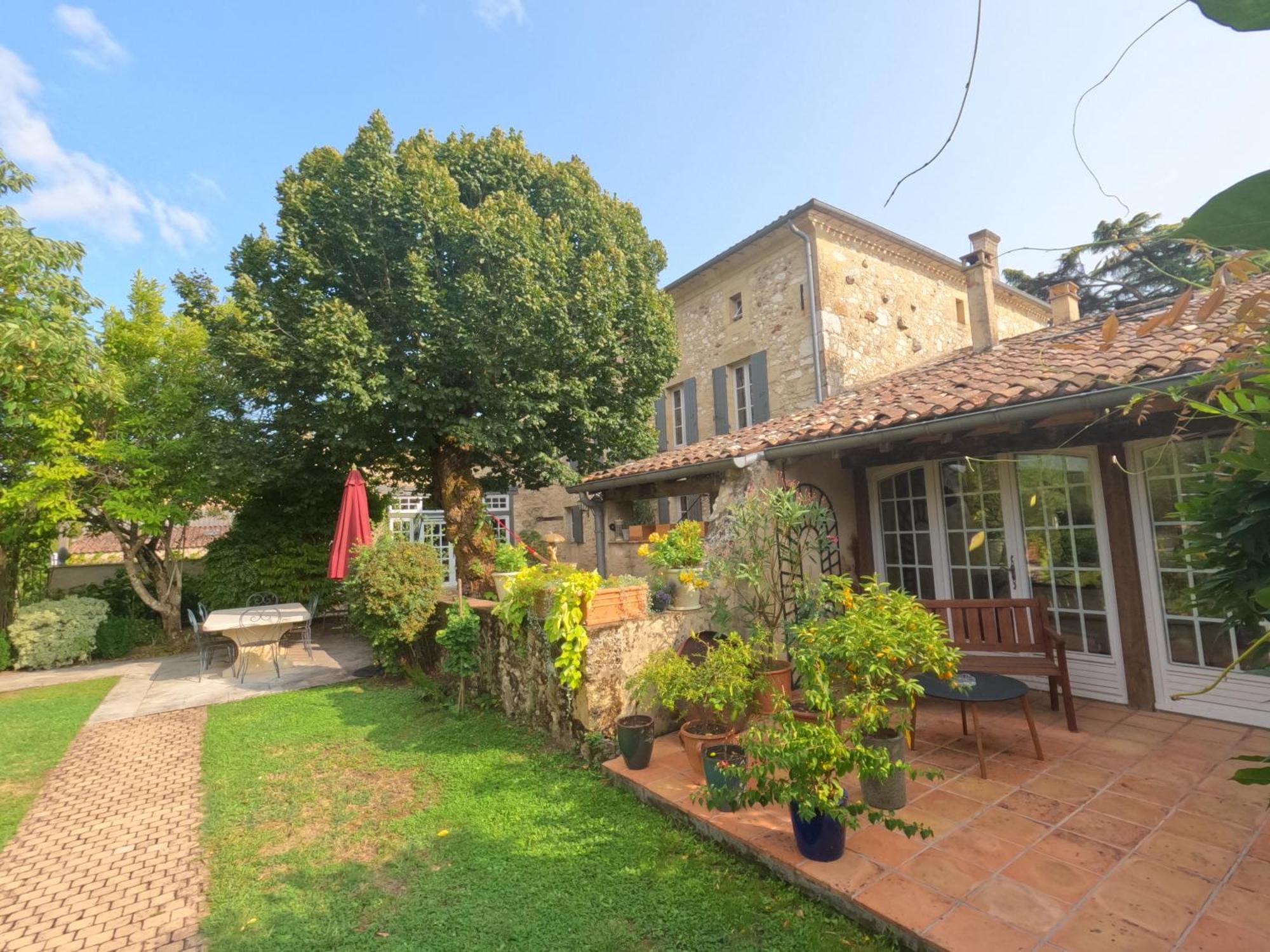 Bed and Breakfast Domaine Des Monges Saint-Seurin-de-Prats Exterior foto