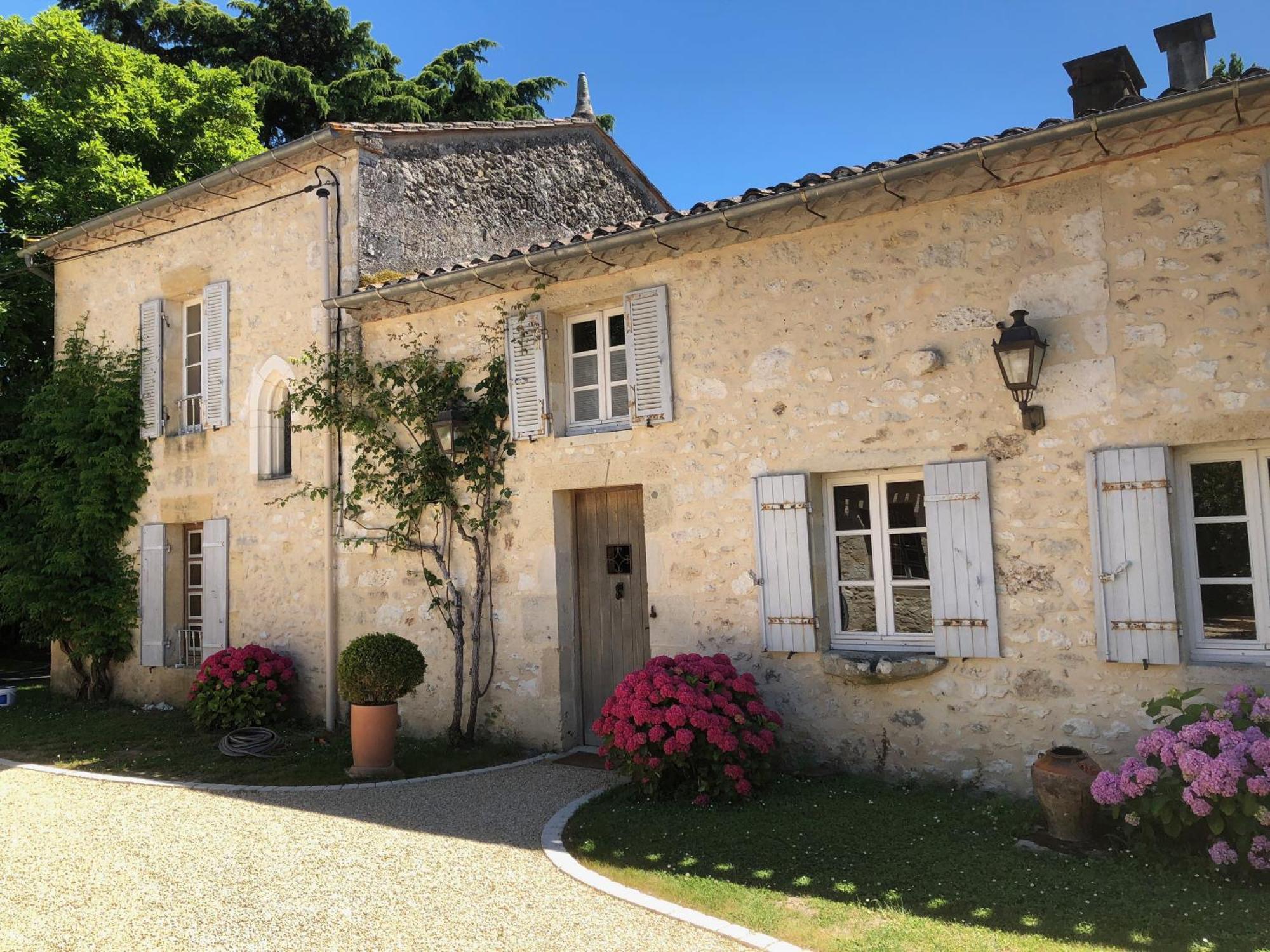 Bed and Breakfast Domaine Des Monges Saint-Seurin-de-Prats Exterior foto